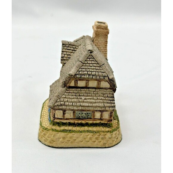 VINTAGE David Winter Cottages- The Bull & Bush- December British Traditions 1989 - Picture 2 of 9